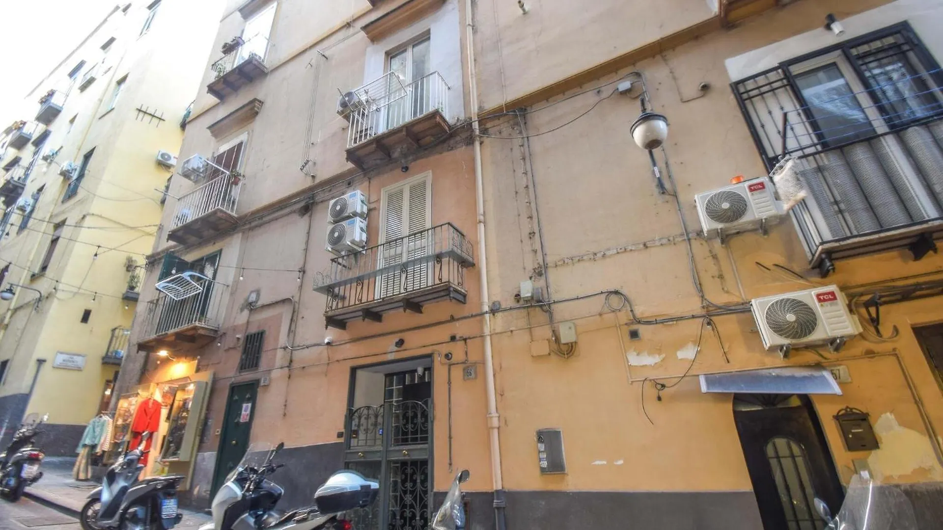 Stunning Apartment In Napoli With Wifi 0*, Nápoles Itália